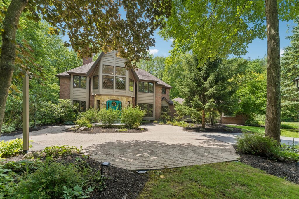 8840 Forest Edge, Kirtland, Ohio