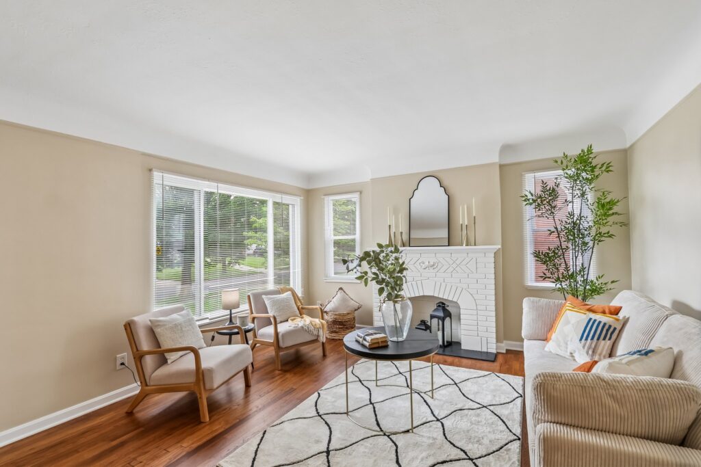 6 web or mls e 211th st s2706 006